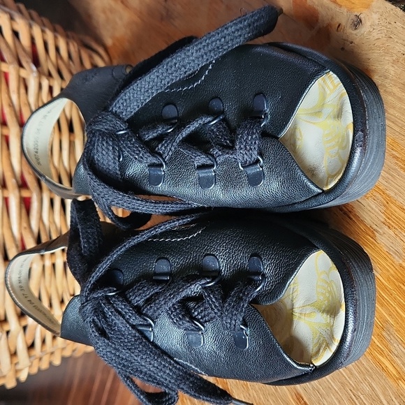 FLY London Mousse Black Lace Up Platform Wedge Sz 39 US 8 - Picture 2 of 14